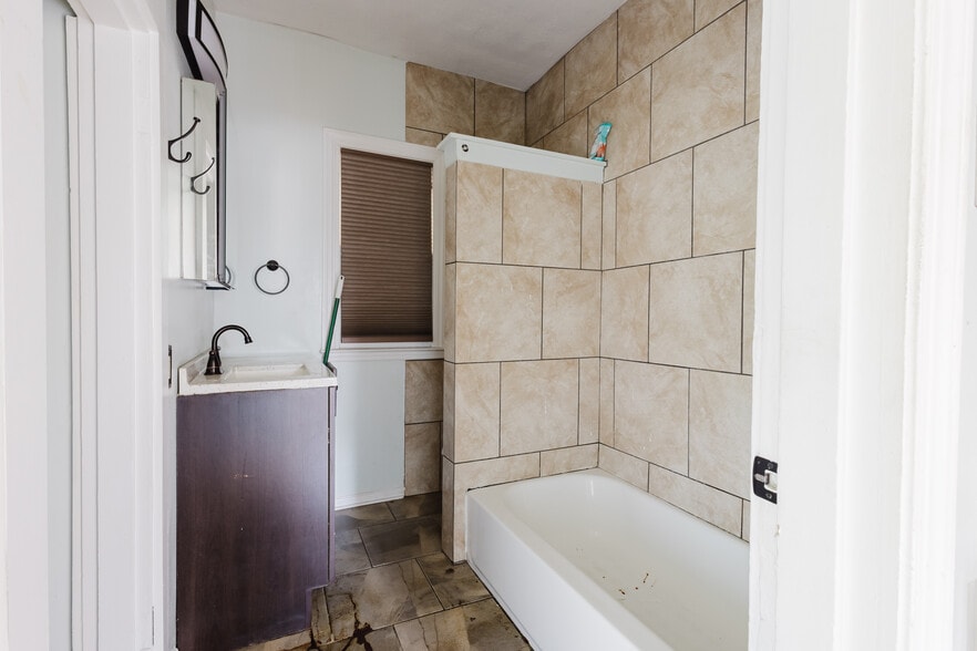 More Photos Of , Lexington Specialty For Sale