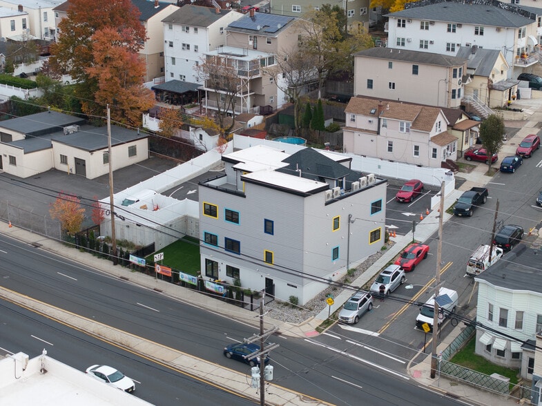 More Photos Of 7100-7106 Tonnelle Ave, North Bergen Freestanding For Sale