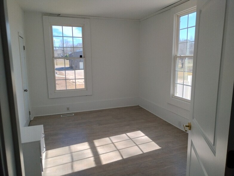 More Photos Of 119 W Main St, Youngsville Freestanding For Lease