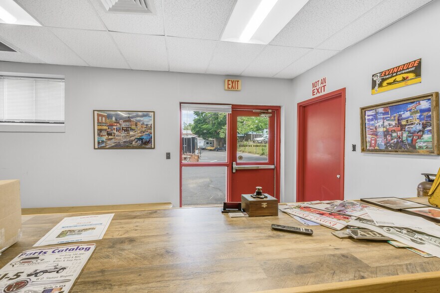 More Photos Of 330 Main St, Manchester Loft Creative Space For Sale