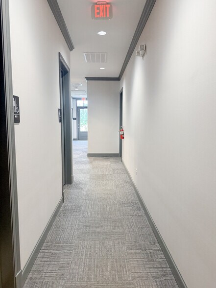 More Photos Of 3312 Kaliste Saloom Rd, Lafayette Office For Sale