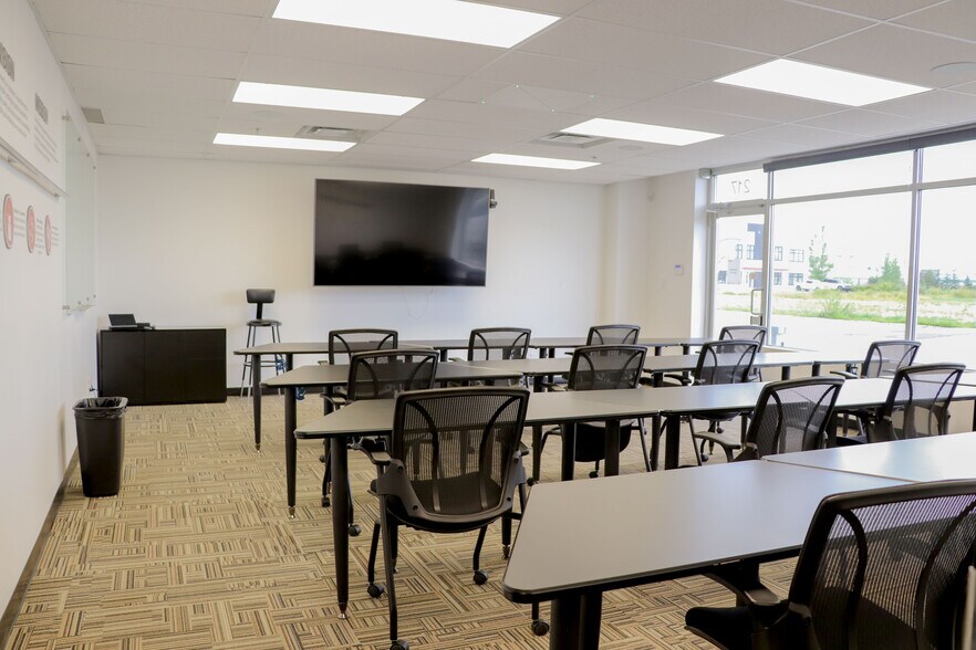 More Photos Of 3601 82nd Ave, Leduc Flex For Lease