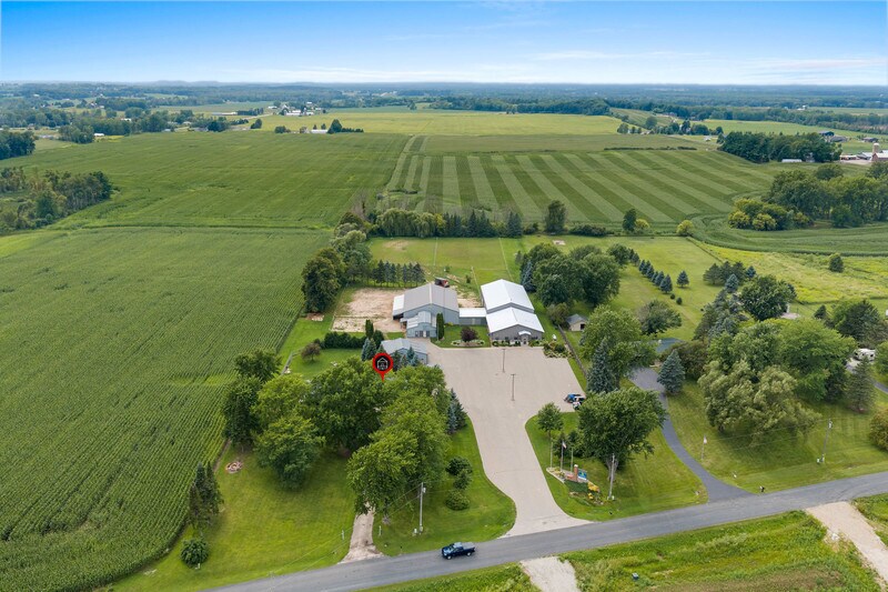 More Photos Of N5367 Mayflower Rd, Shiocton Office For Sale