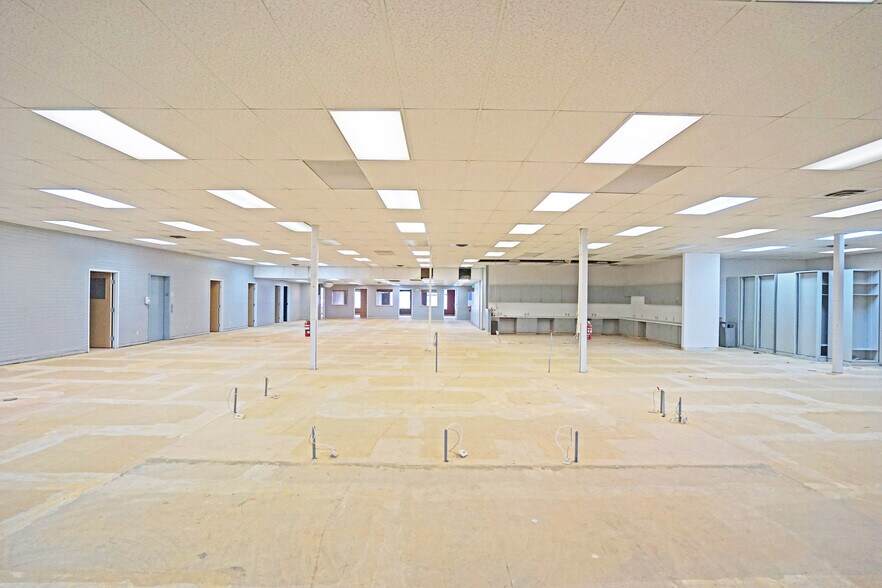 More Photos Of 2001 W Lincoln Ave, Yakima Freestanding For Sale