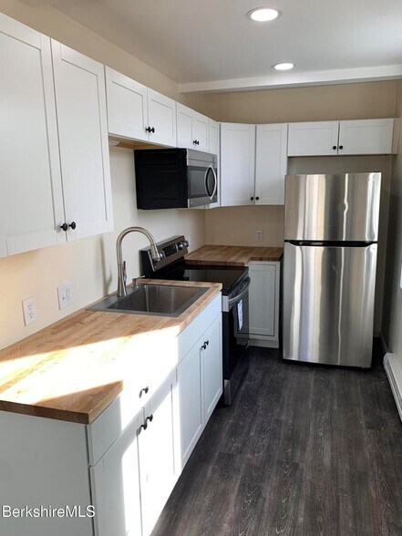 More Photos Of 35 Main St, West Stockbridge Apartments For Sale