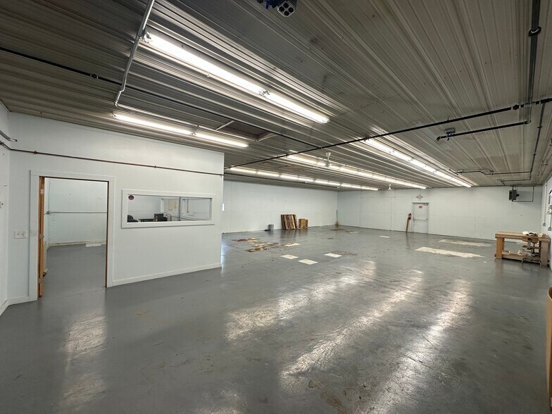 More Photos Of 9584 Main St, Holland Patent Manufacturing For Sale