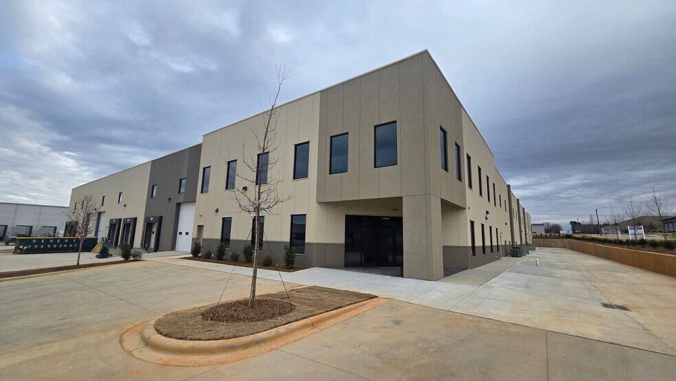 More Photos Of 168 Thunder Rd, Mooresville Light Manufacturing For Lease