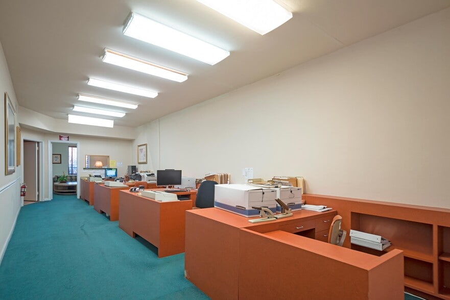 More Photos Of 2138 Hollywood Blvd, Hollywood Office For Sale