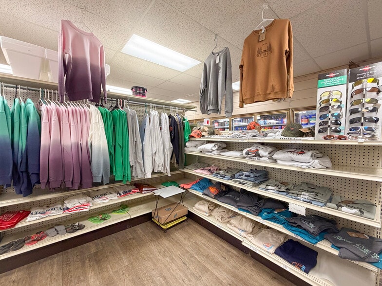 More Photos Of 1866 W Trask Lake Rd, Barton City Service Station For Sale