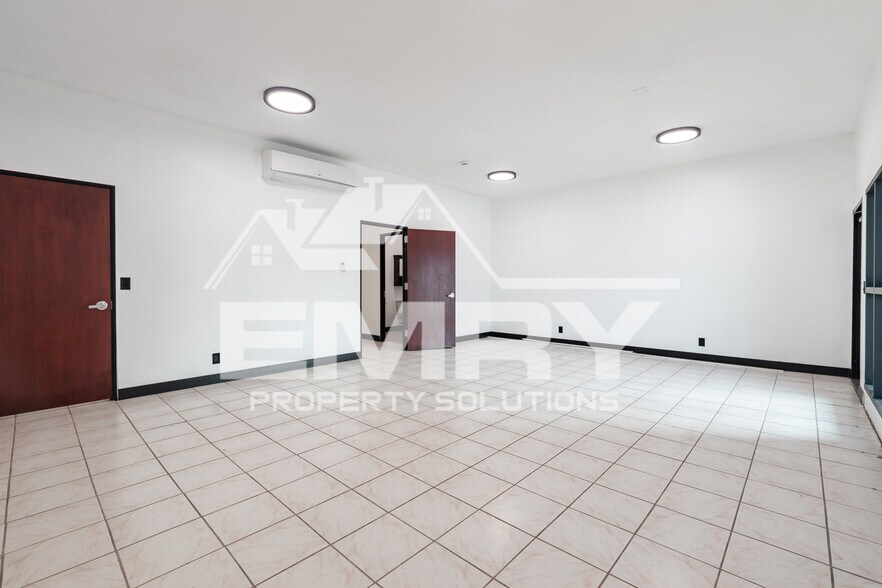 More Photos Of 942 S Gerhart Ave, Commerce Coworking Space