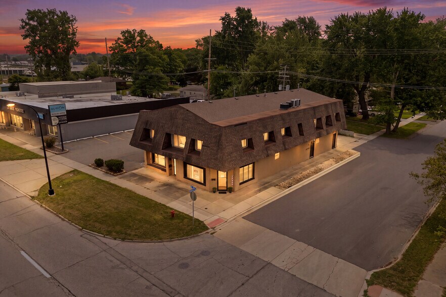 Primary Photo Of 23589-23593 Van Born Rd, Taylor Freestanding For Sale