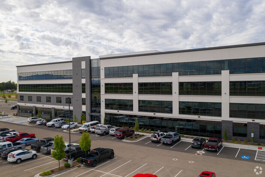 More Photos Of 2760 W Excursion Dr, Meridian Office For Lease
