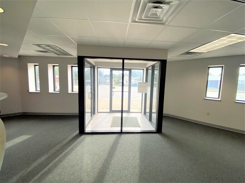 More Photos Of 2704 Jedderds Ave, Fort Wayne Warehouse For Sale