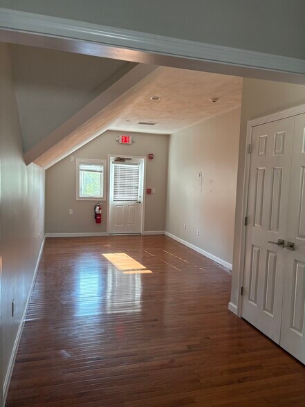 More Photos Of 91 Plaistow Rd, Plaistow Medical For Lease