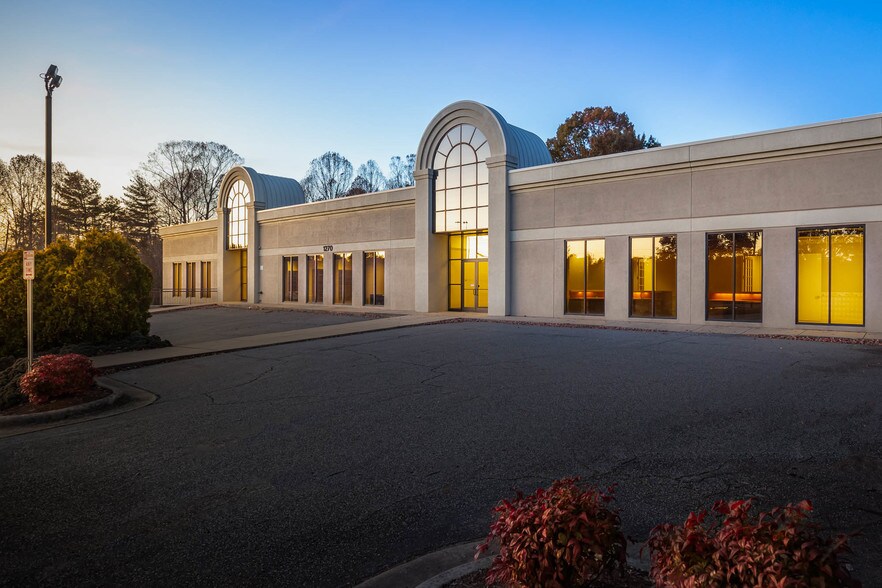 More Photos Of 1270 25th Street Pl SE, Hickory Medical For Lease