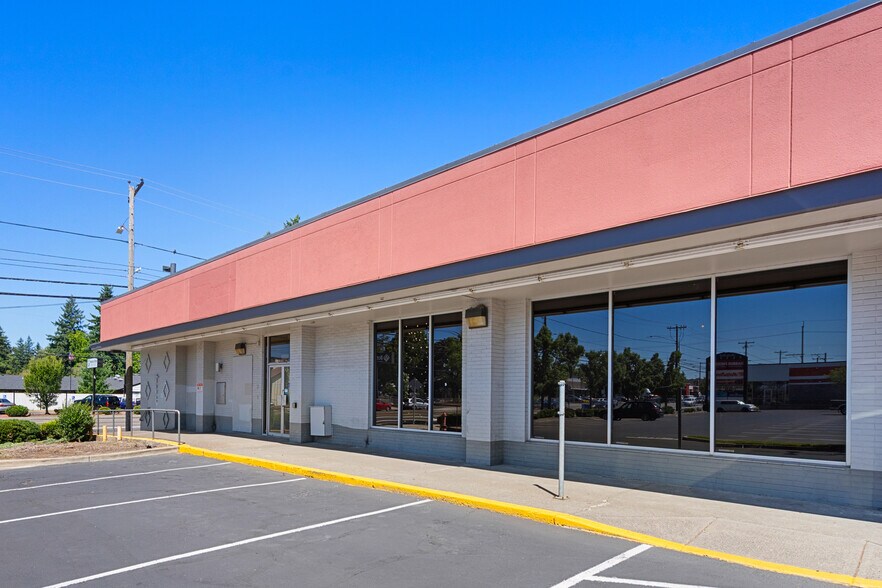 More Photos Of 12203-12434 NE Gilsan St, Portland Unknown For Lease
