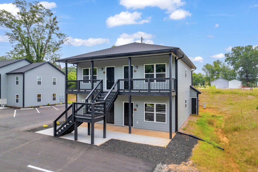 More Photos Of 339 Gainesville St, Carnesville Apartments For Sale