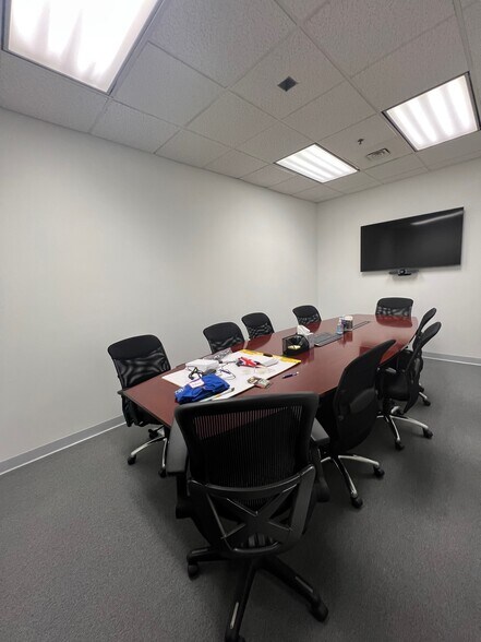 More Photos Of 1000 N Ashley Dr, Tampa Office For Lease