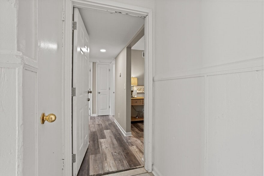 More Photos Of 110-118 Greenforest Cir, Liberty Apartments For Sale