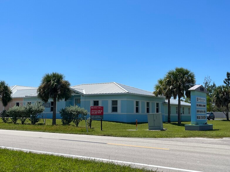 Primary Photo Of 8359 Stringfellow Rd, Saint James City Medical For Sale