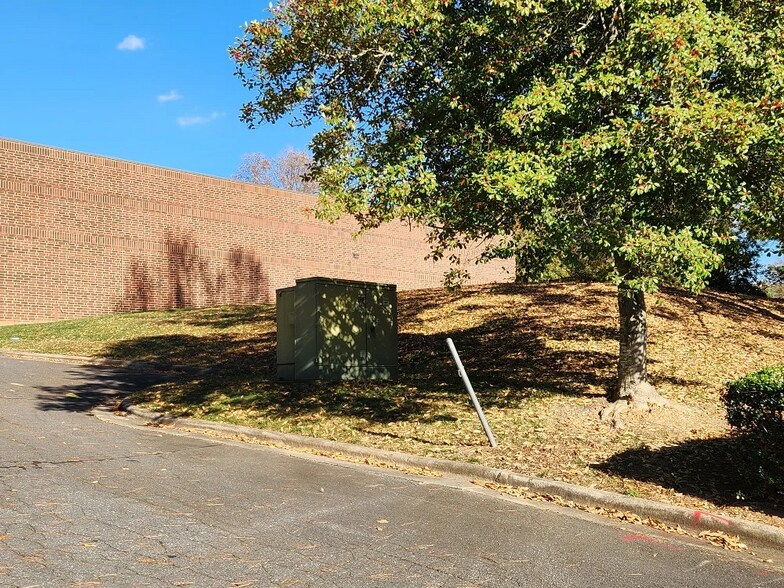More Photos Of 750 Imperial Ct, Charlotte Distribution For Sale