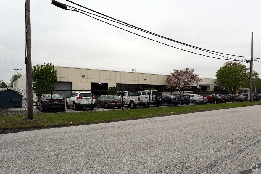 More Photos Of 50 W Powhattan Ave, Essington Light Manufacturing For Lease