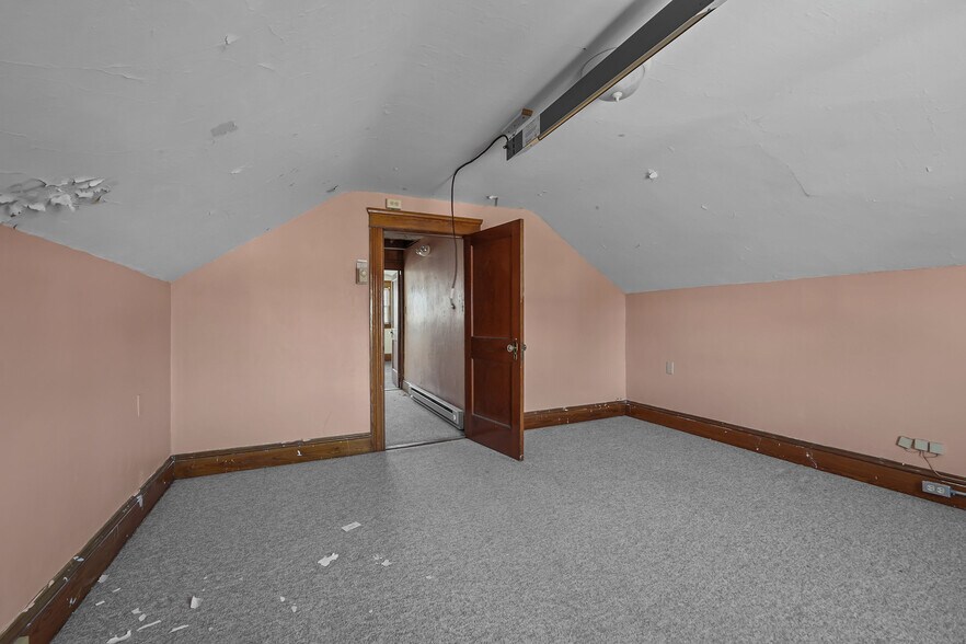 More Photos Of 649 Washington St, Attleboro Office Residential For Lease