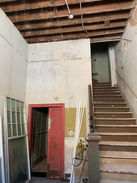 More Photos Of 202 E Main St, Henderson Loft Creative Space For Sale