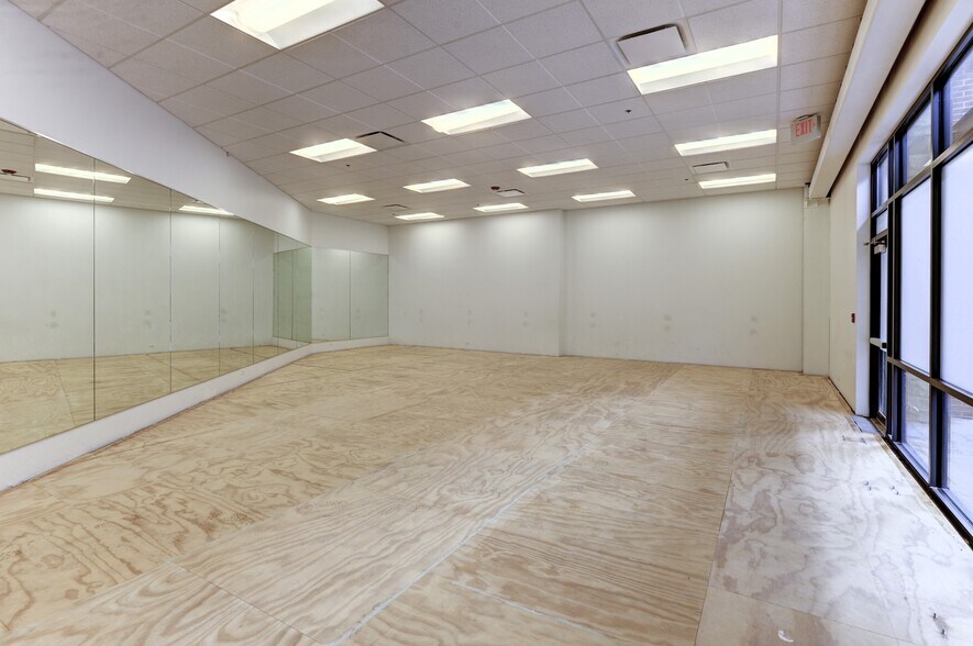 More Photos Of 135th St And Metcalf Ave, Overland Park Unknown For Lease