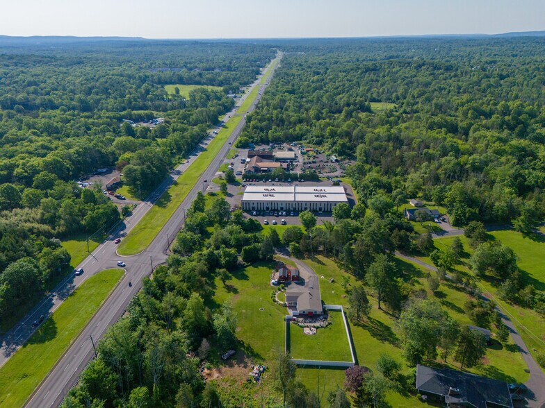 More Photos Of 417 Mountain Rd, Lebanon Specialty For Sale