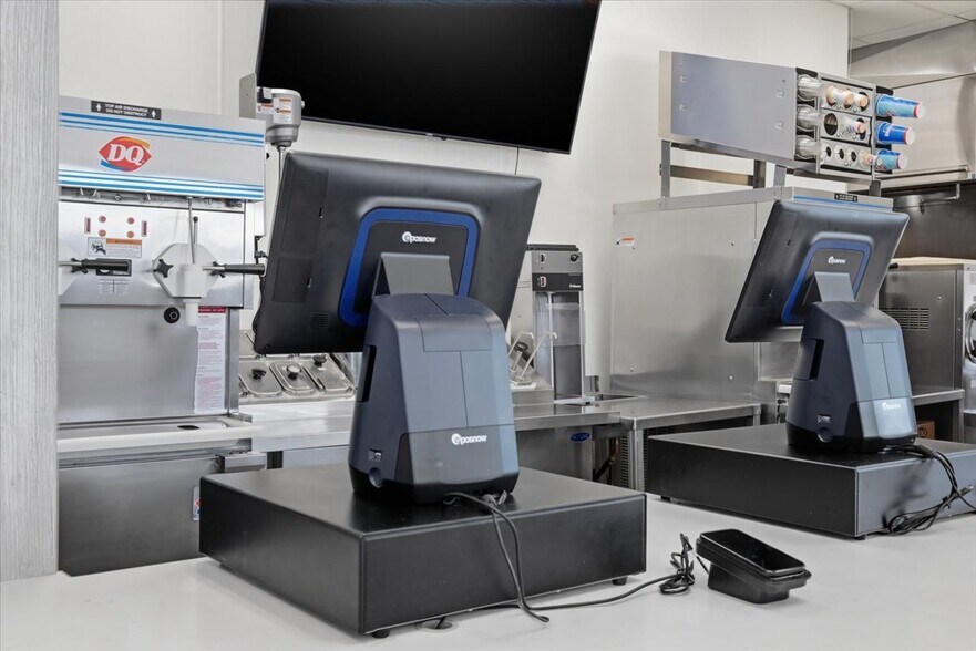 More Photos Of 309 US-6 Hwy, Oakland Fast Food For Sale