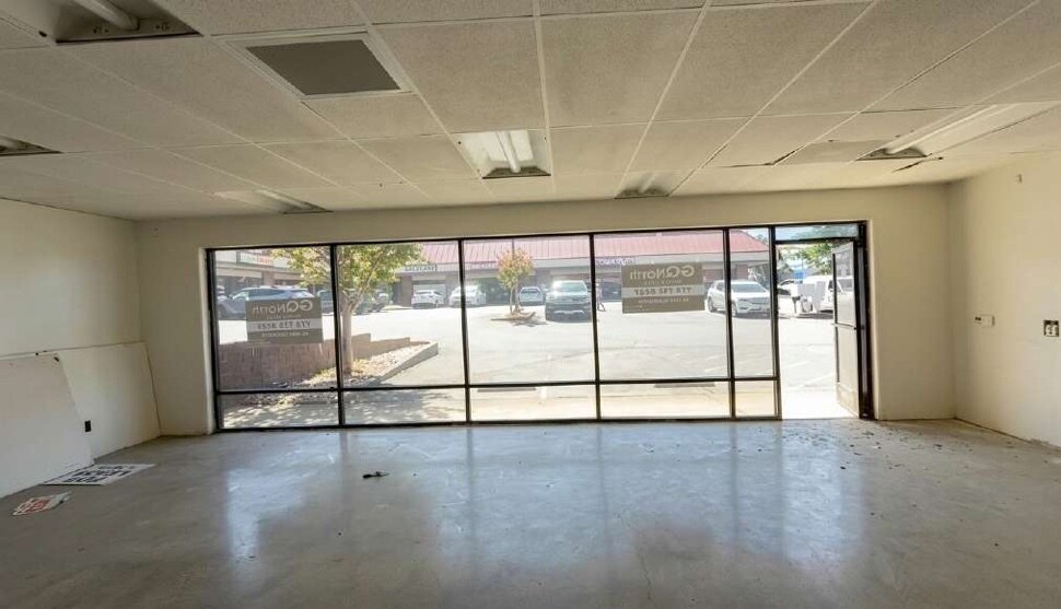 More Photos Of 4076-4086 Grass Valley Hwy, Auburn Storefront Retail Office For Lease