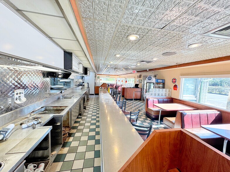More Photos Of 8031 Summerlin Center Dr, Fort Myers Restaurant For Sale