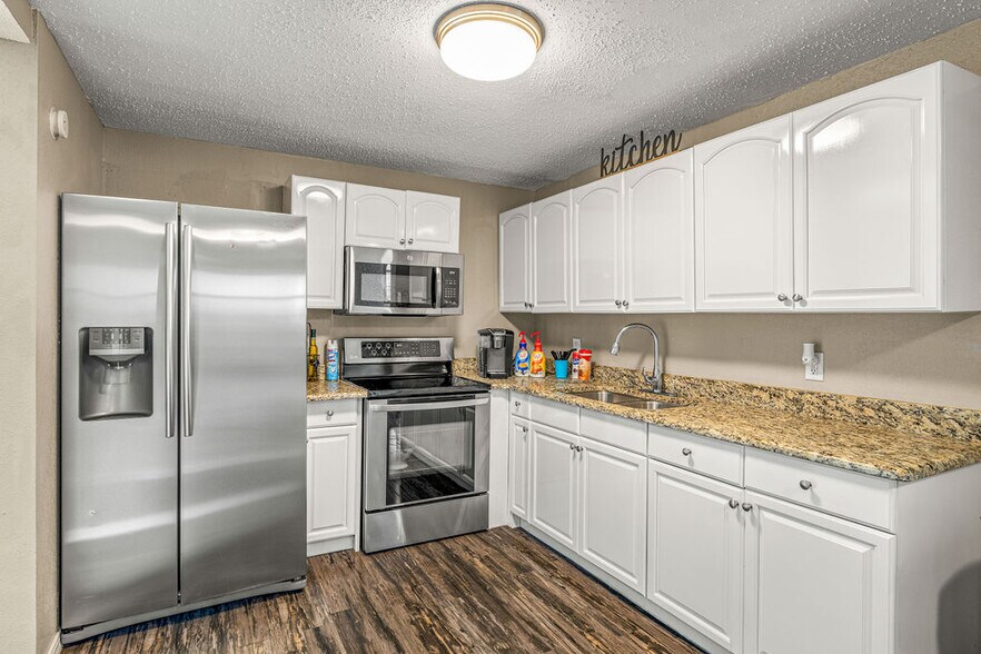 More Photos Of 7315 W Hanna Ave, Tampa Apartments For Sale