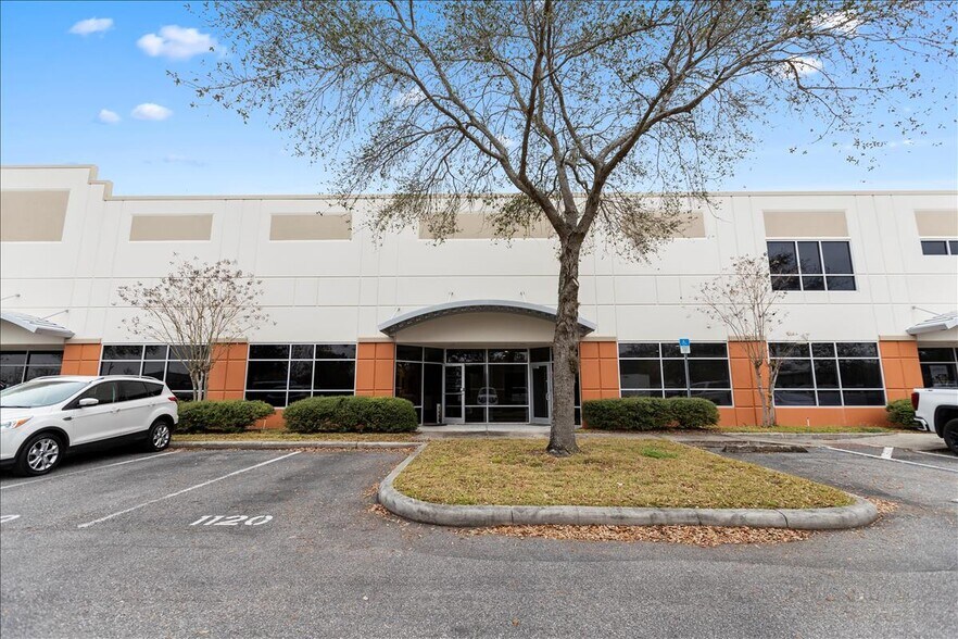 More Photos Of 350 E Crown Point Rd, Winter Garden Light Distribution For Sale