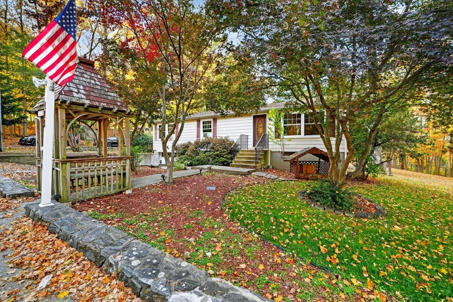 More Photos Of , Croton On Hudson Unknown For Sale