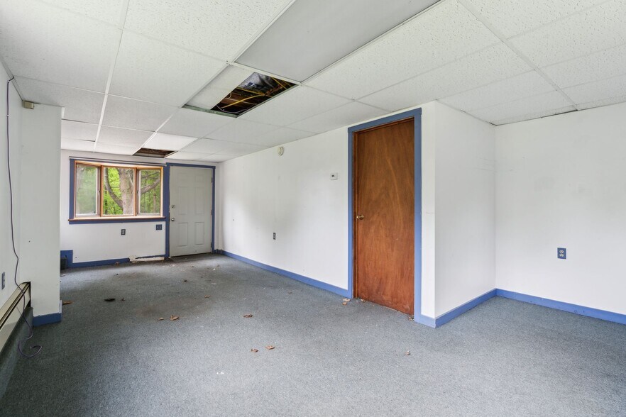 More Photos Of 705 Maine Ave, Farmingdale Multifamily For Sale