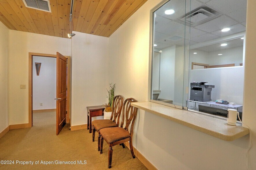 More Photos Of 1607 Grand Ave, Glenwood Springs Loft Creative Space For Sale