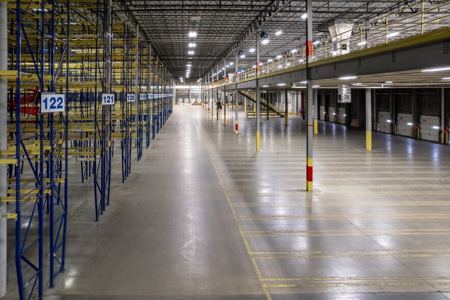 More Photos Of 2306 Enterprise Blvd, Durant Distribution For Lease