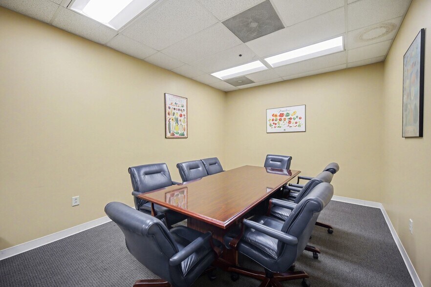 More Photos Of 10810 Withers Cove Park Dr, Charlotte Warehouse For Lease