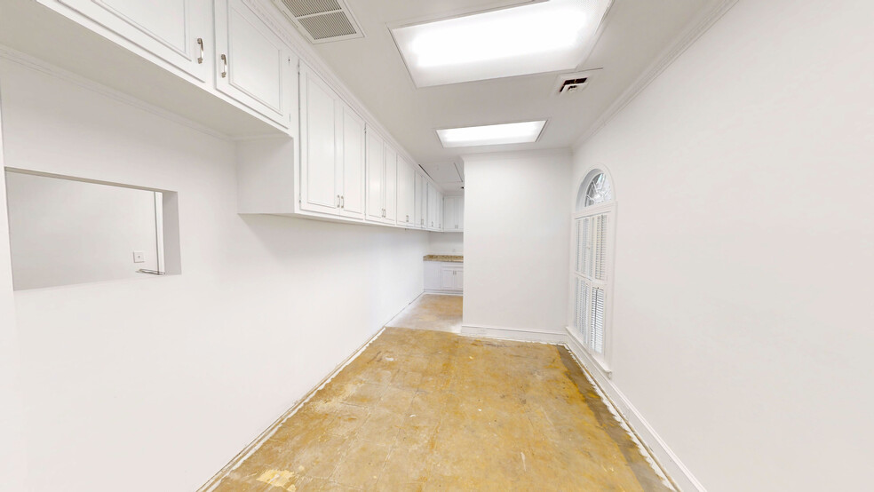 More Photos Of 1500 E 4th, Charlotte Office For Sale