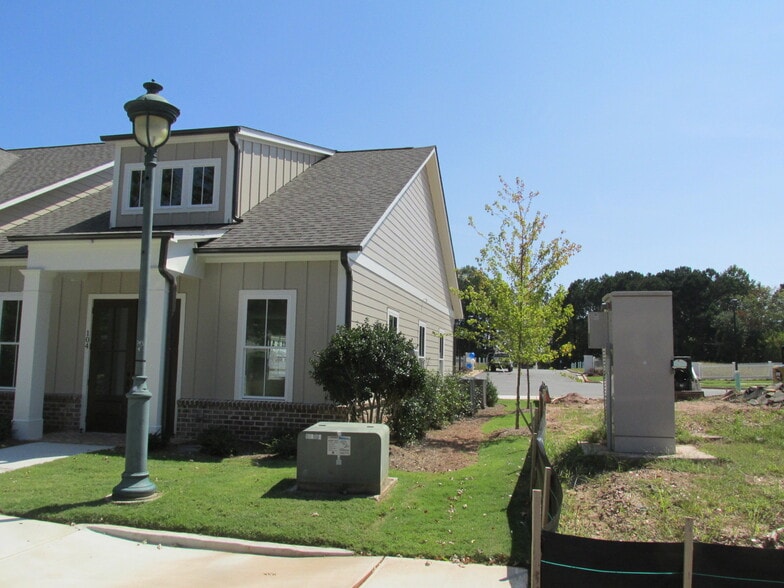 More Photos Of 170 River Green Ave, Canton General Retail For Lease