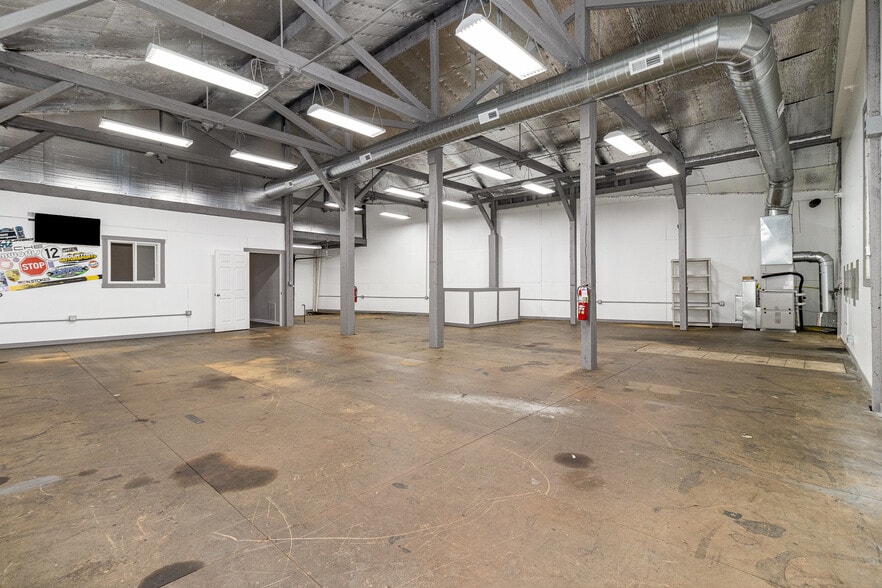 More Photos Of 2317 Donaldson Ave, Covington Auto Repair For Sale