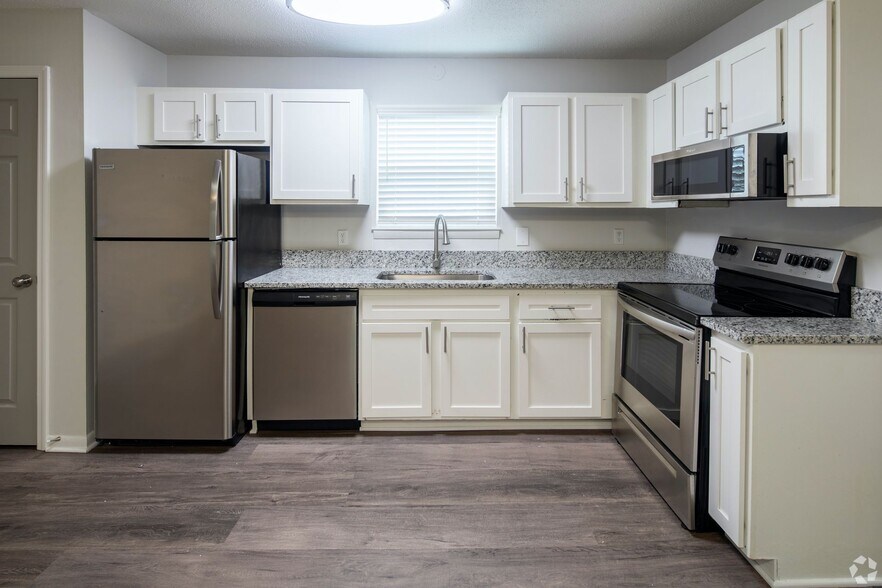More Photos Of 403 3rd St NE, Alabaster Apartments For Sale