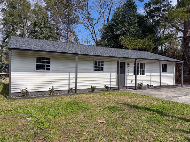 Primary Photo Of 1733 Main Rd, Johns Island Office For Sale