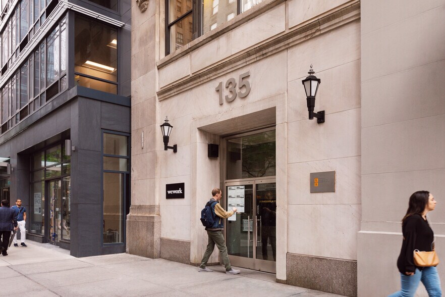 More Photos Of 135 Madison Ave, New York Coworking Space