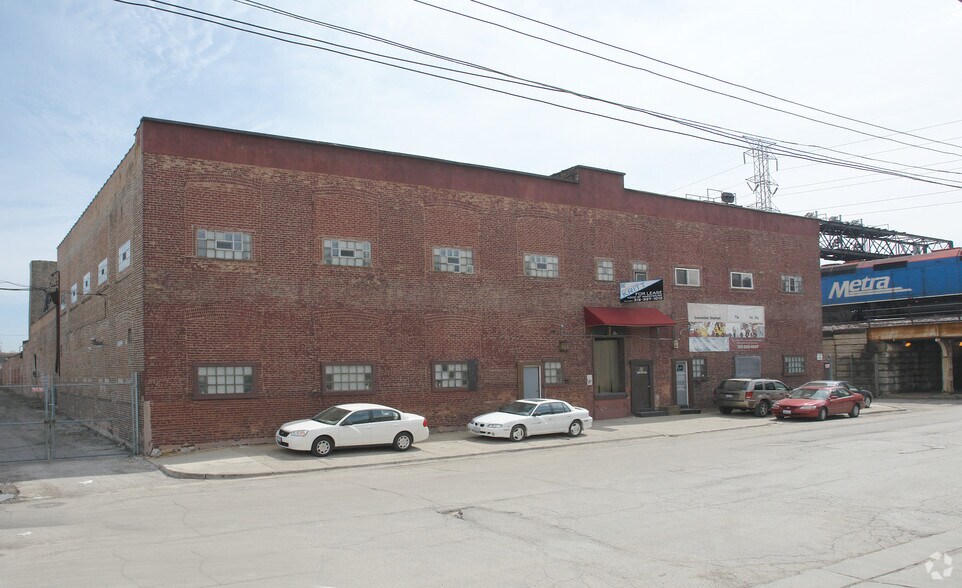 More Photos Of 401 N Leavitt St, Chicago Manufacturing For Sale