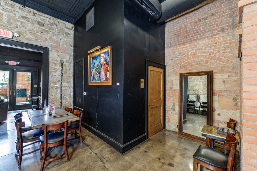 More Photos Of 38 N Chadbourne St, San Angelo Bar For Sale