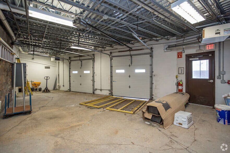 More Photos Of 2501 Wilmington Rd, New Castle Office For Sale