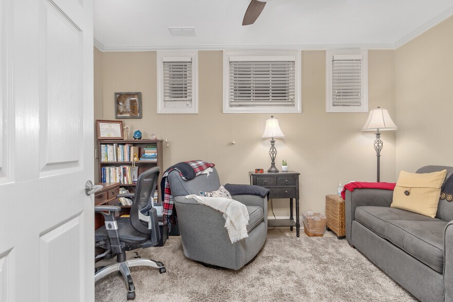 More Photos Of 111 Council St, Frederick Office For Lease